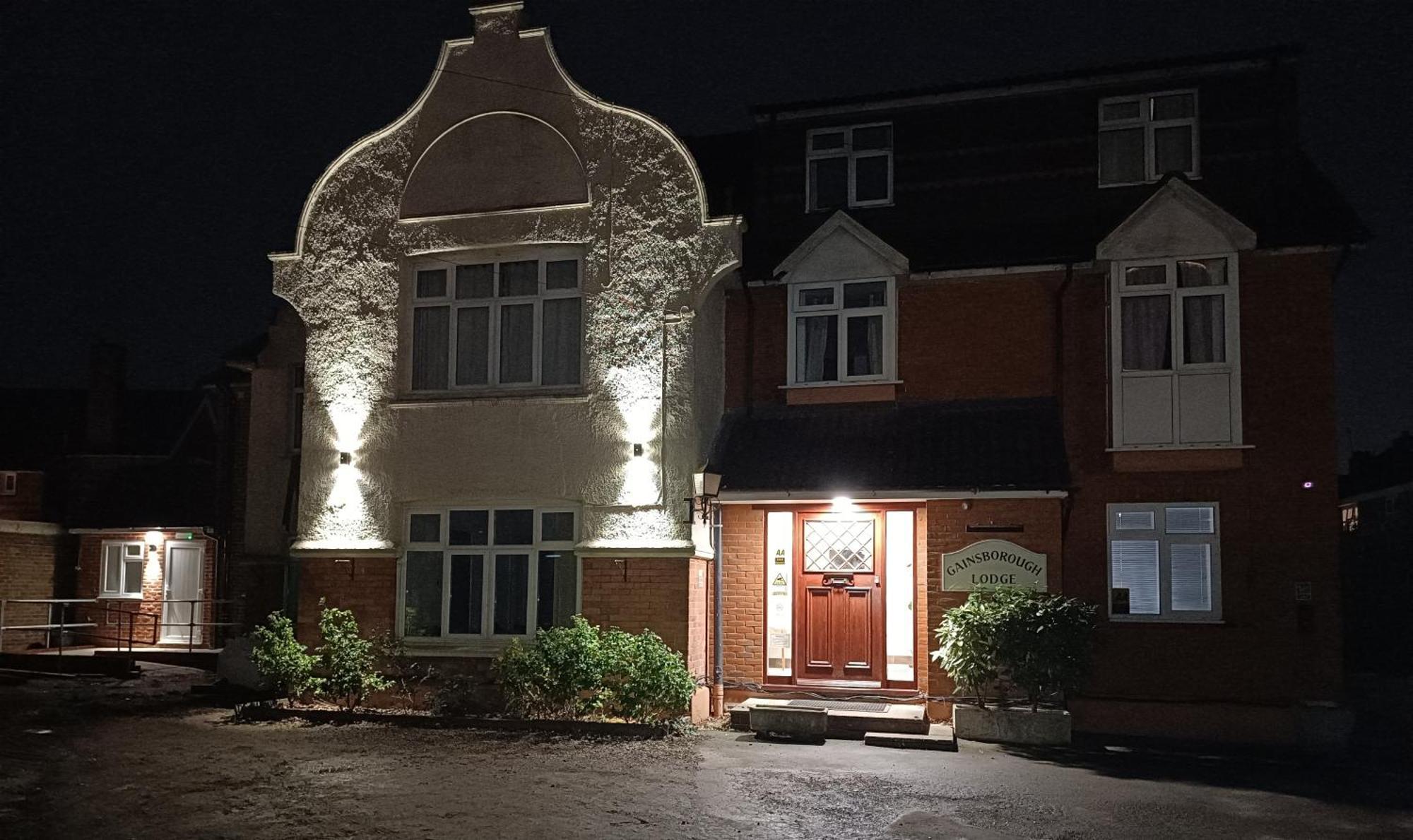 Gainsborough 3* Horley