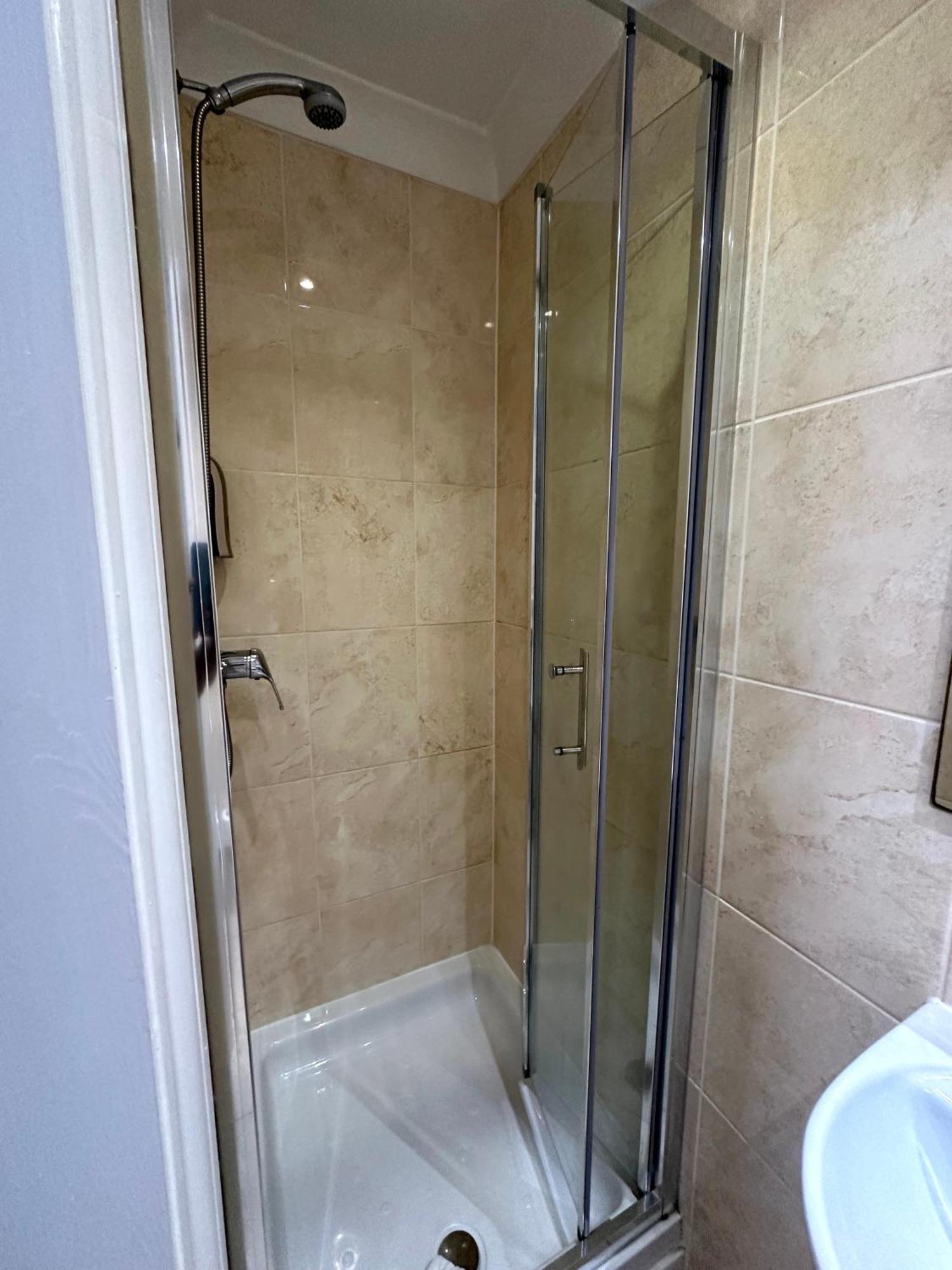 Guest house Gainsborough Horley