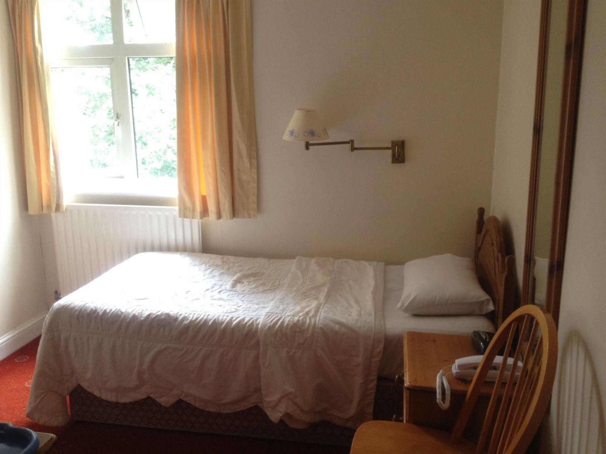 Gainsborough 3*
