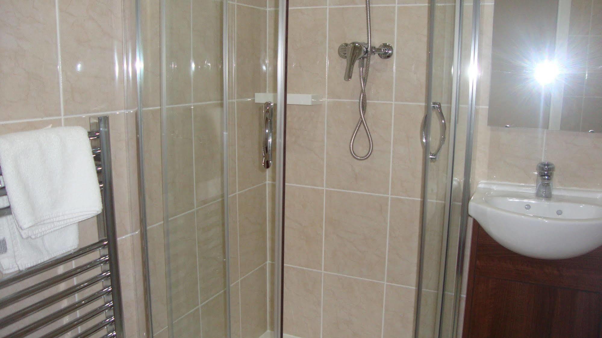 Gainsborough 3* Horley