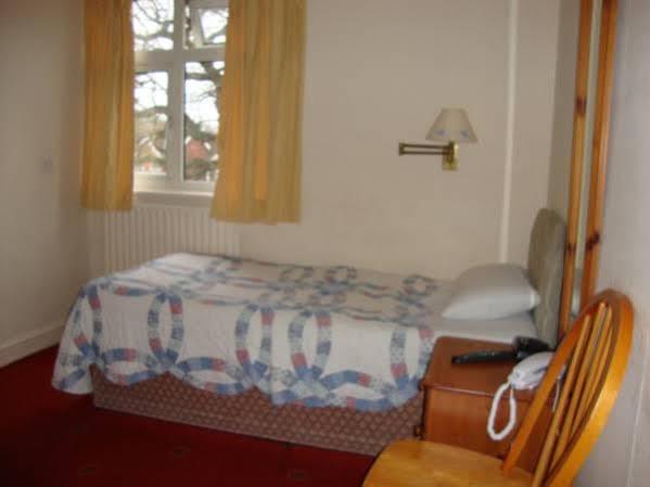 Gainsborough 3* Horley (Surrey)