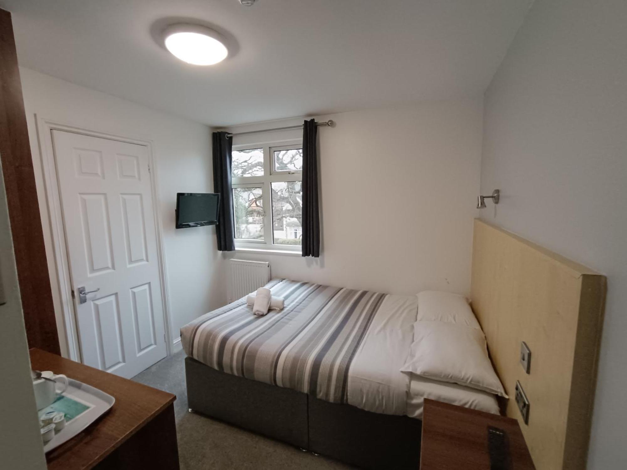 Gainsborough 3* Horley