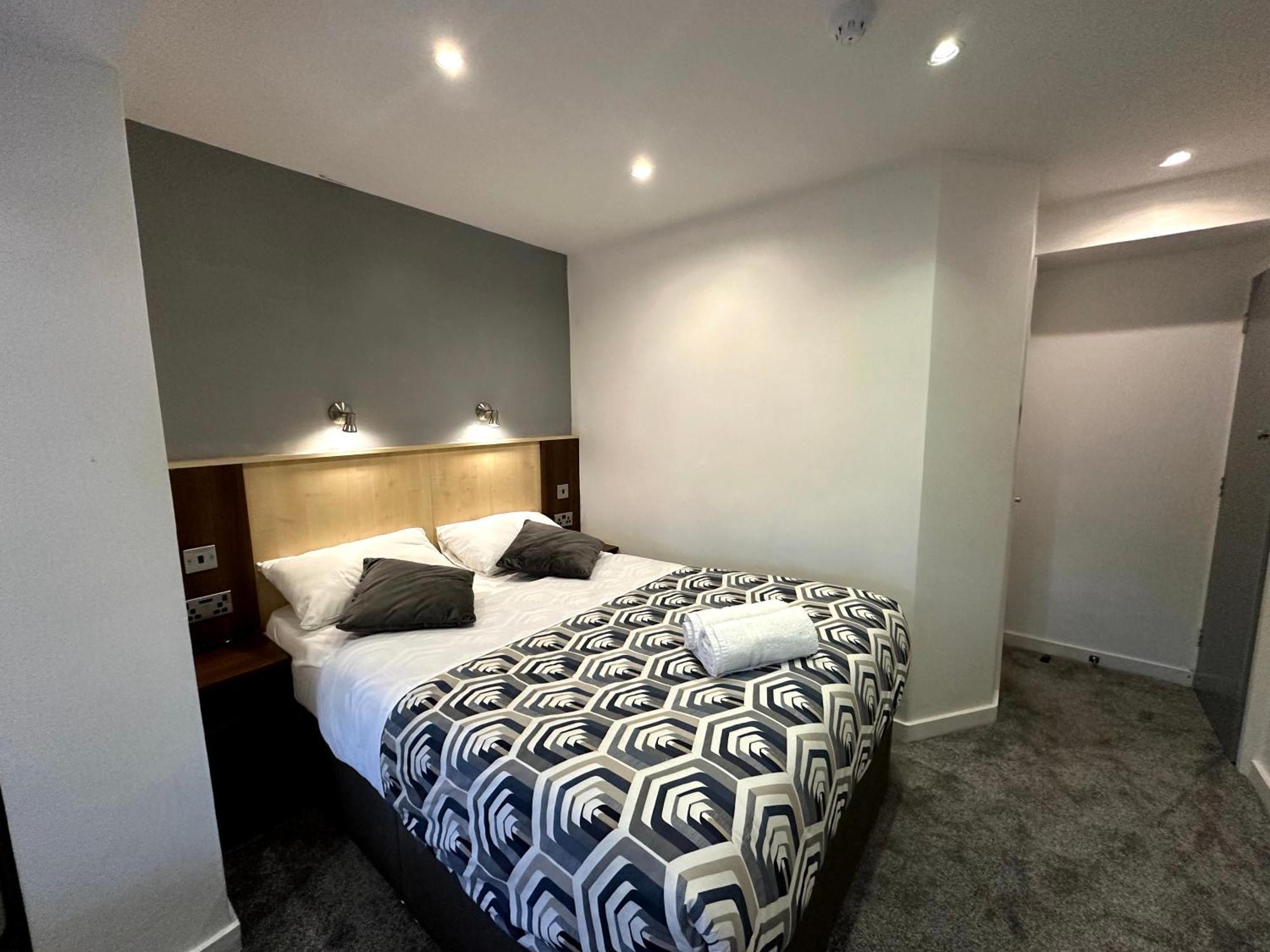 Gainsborough 3* Horley